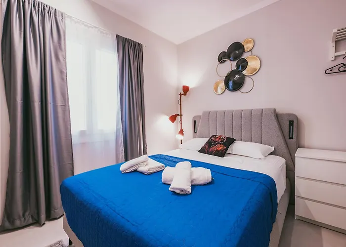 Aura Suite By Zeussuites
